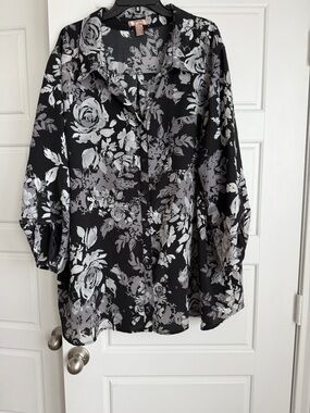 028 White Stag Black and White Floral Button-Up  Sz 4X long sleeve